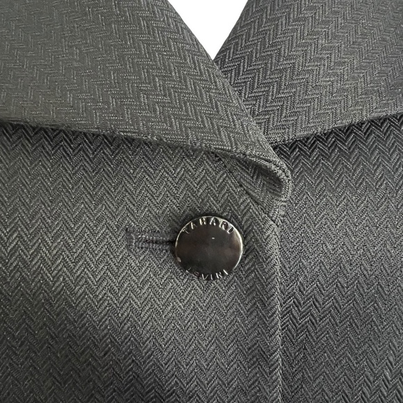 Tahari | Arthur S. Levine| Black Herringbone Pattern Blazer - Picture 3 of 6